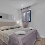 Ela